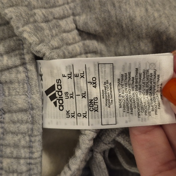 NWOT ​Adidas Essentials 3-Stripes Open Hem Joggers Sweatpants - Gray/Black XL - Picture 4 of 6